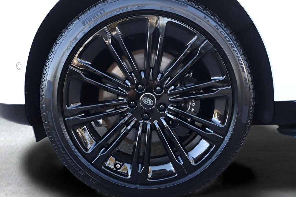 2025 Land Rover Range Rover SE