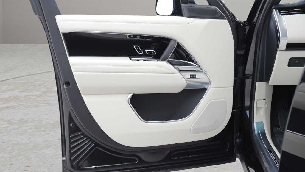 2026 Land Rover Range Rover SE