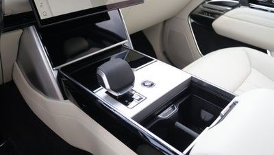 2026 Land Rover Range Rover SE