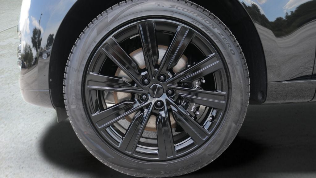 2026 Land Rover Range Rover SE