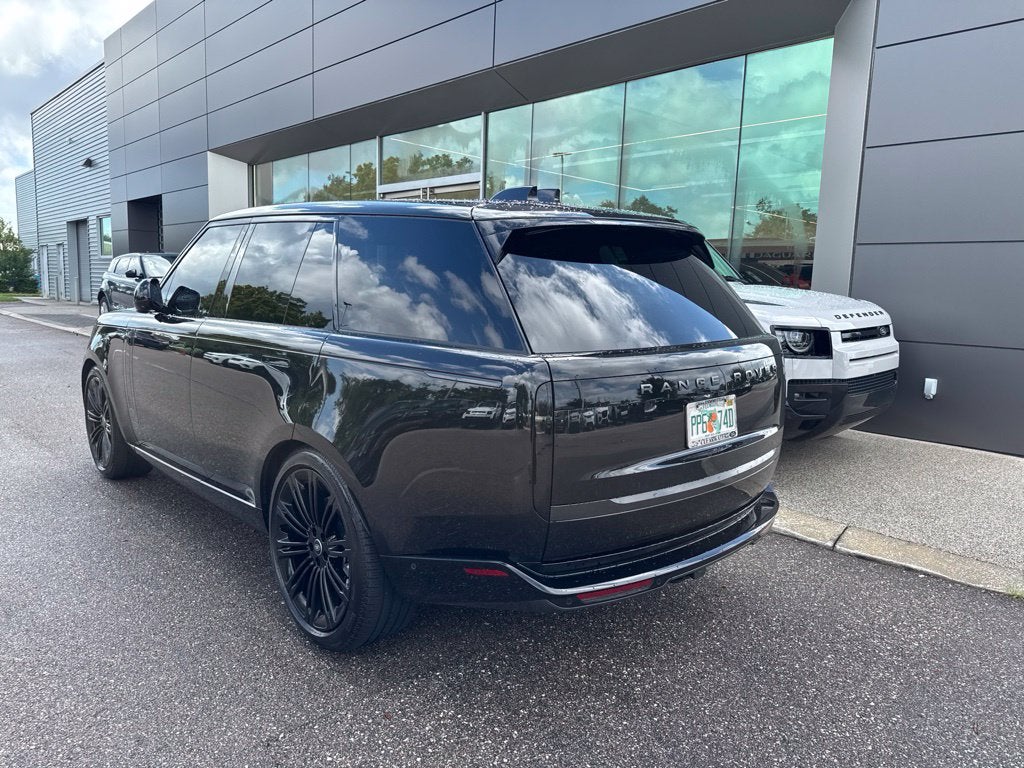 2025 Land Rover Range Rover SE