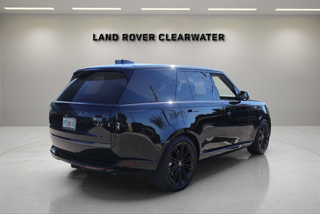 2025 Land Rover Range Rover SE