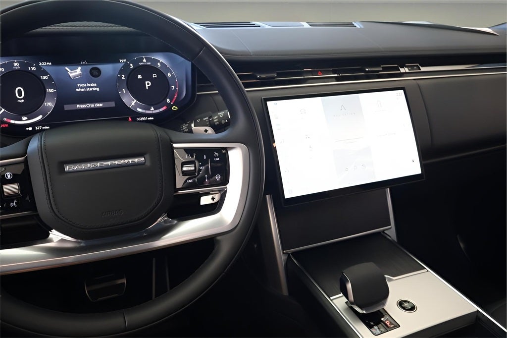 2025 Land Rover Range Rover SE