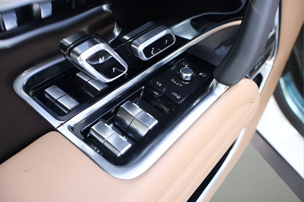 2026 Land Rover Range Rover SE
