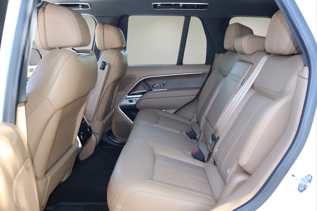 2025 Land Rover Range Rover SE