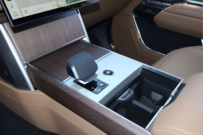 2025 Land Rover Range Rover SE