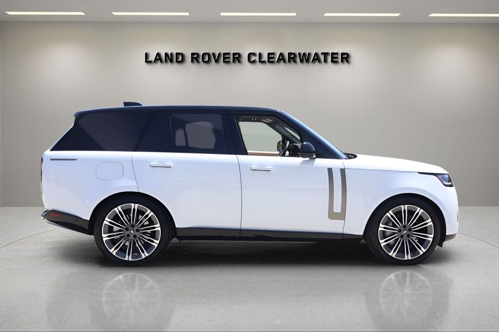 2025 Land Rover Range Rover SE