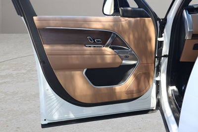 2025 Land Rover Range Rover SE