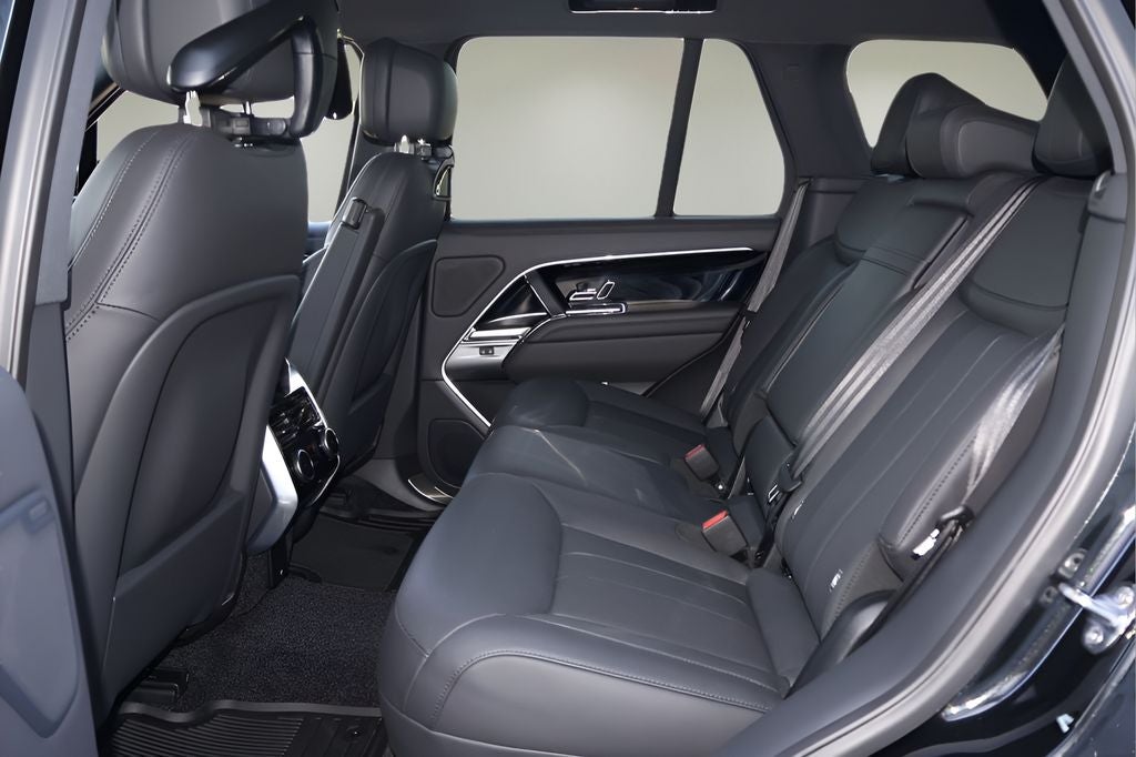 2026 Land Rover Range Rover SE