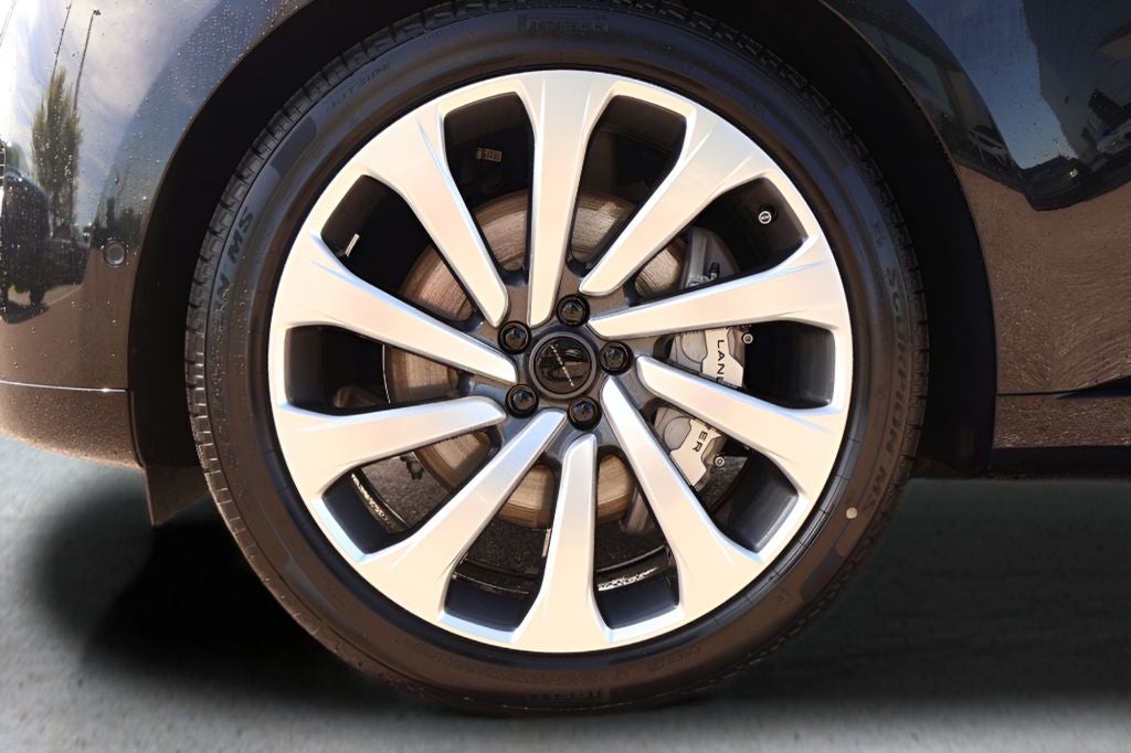 2026 Land Rover Range Rover SE