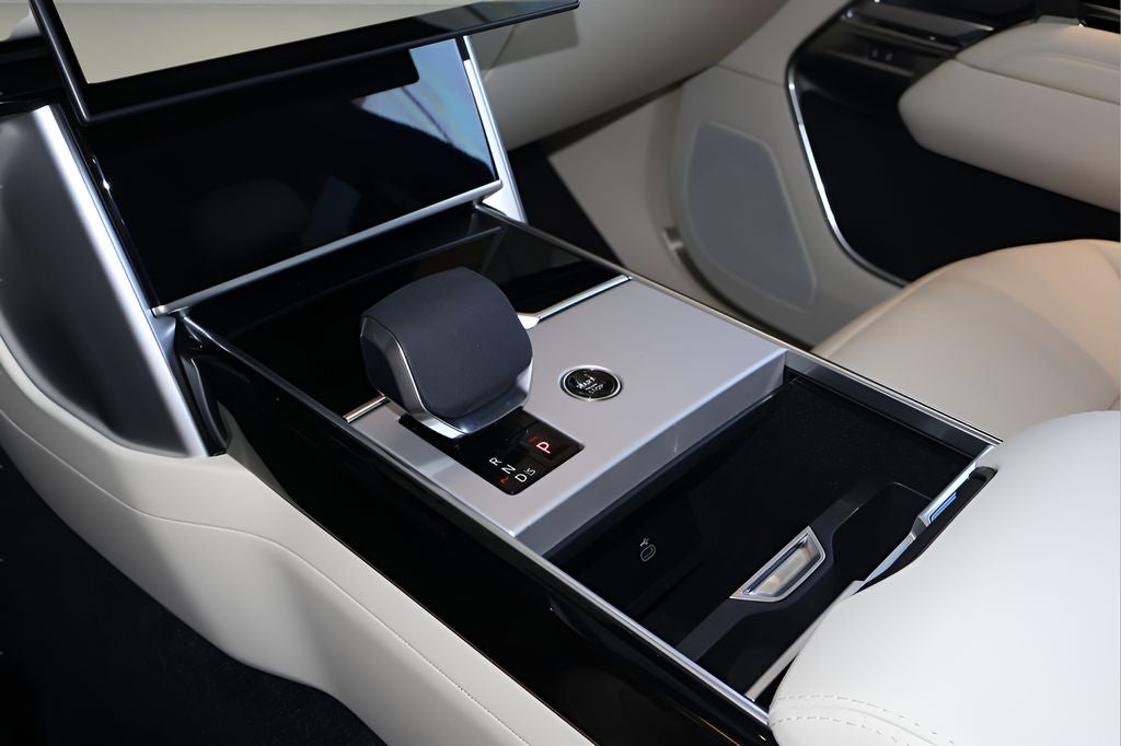 2026 Land Rover Range Rover SE