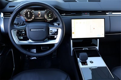 2025 Land Rover Range Rover Plug-In Hybrid SE