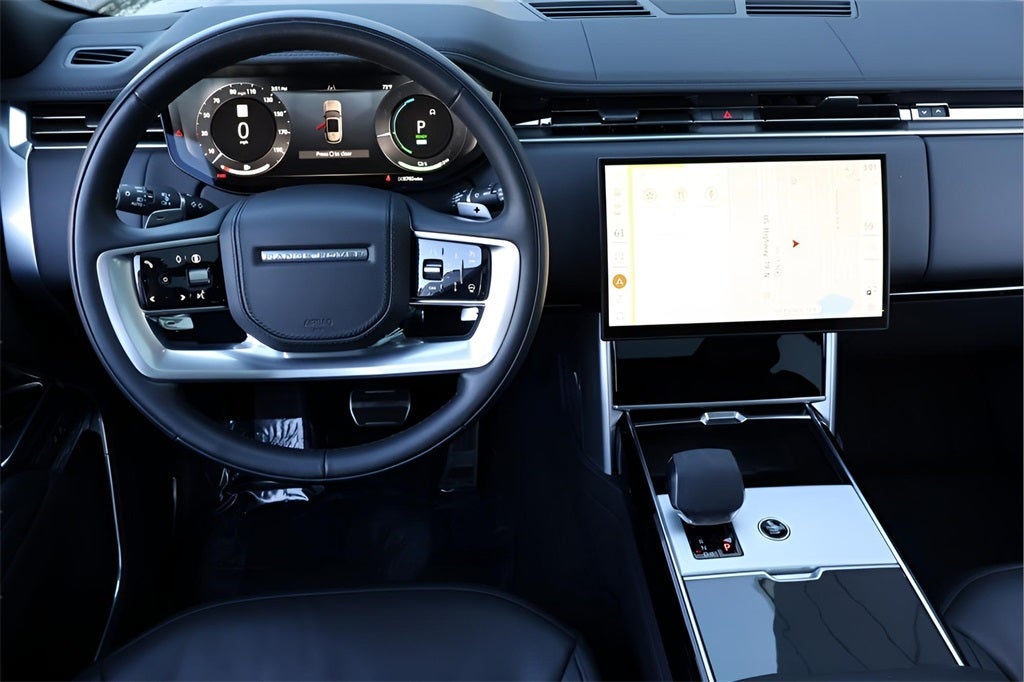 2025 Land Rover Range Rover Plug-In Hybrid SE