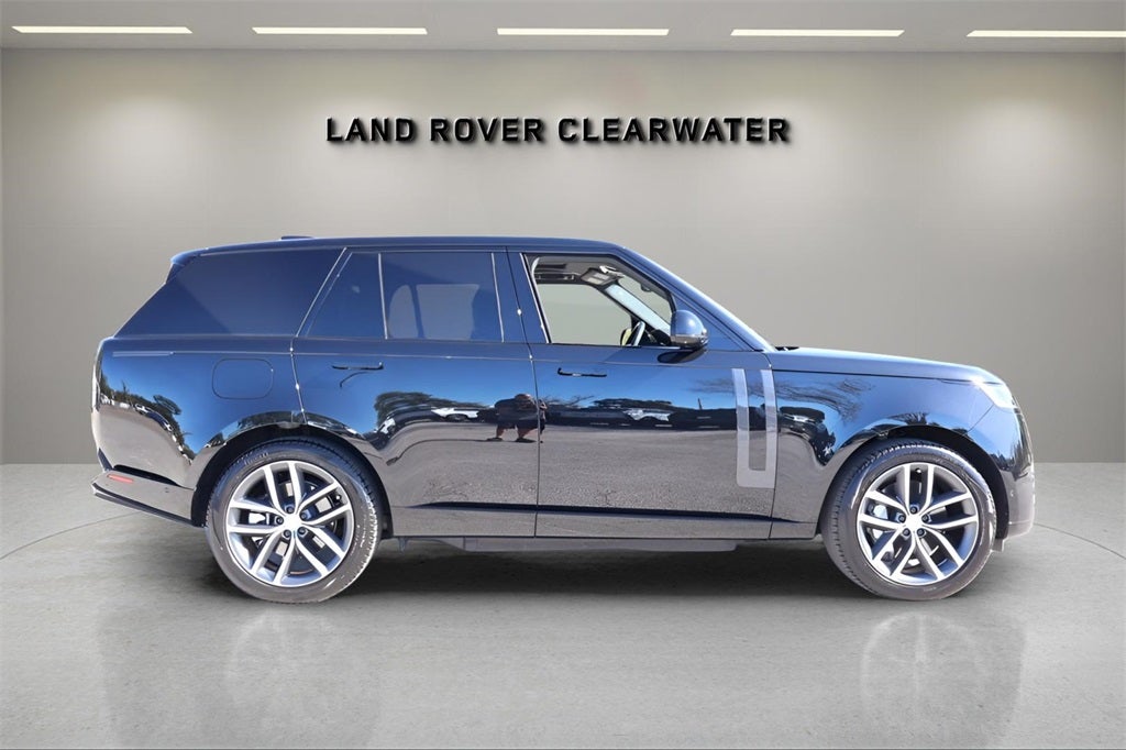 2025 Land Rover Range Rover Plug-In Hybrid SE