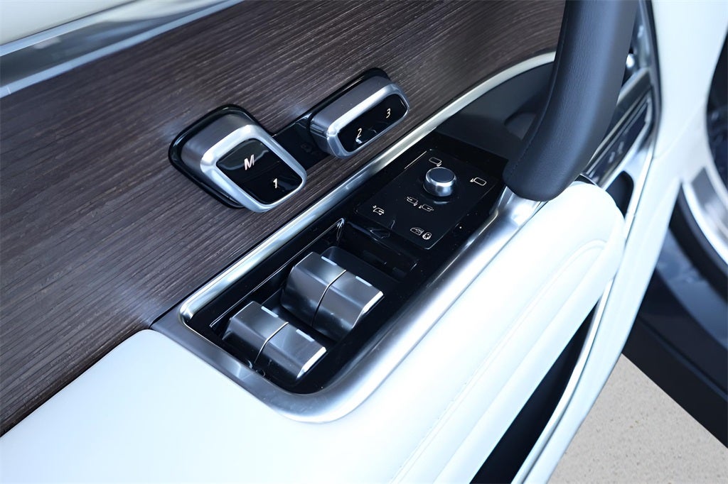 2026 Land Rover Range Rover Plug-In Hybrid SE