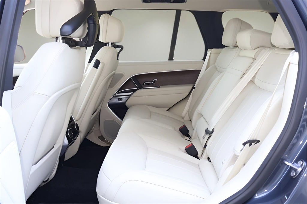 2026 Land Rover Range Rover Plug-In Hybrid SE