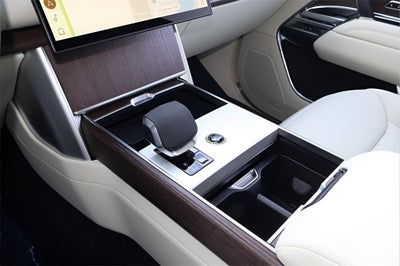 2026 Land Rover Range Rover Plug-In Hybrid SE