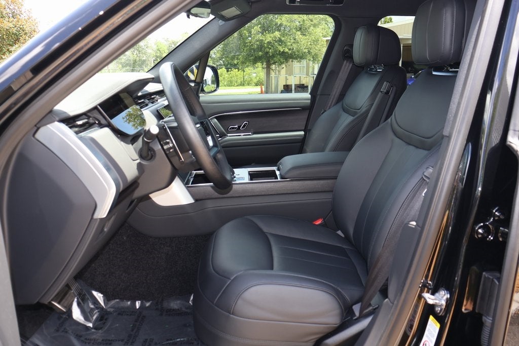 2025 Land Rover Range Rover Plug-In Hybrid SE