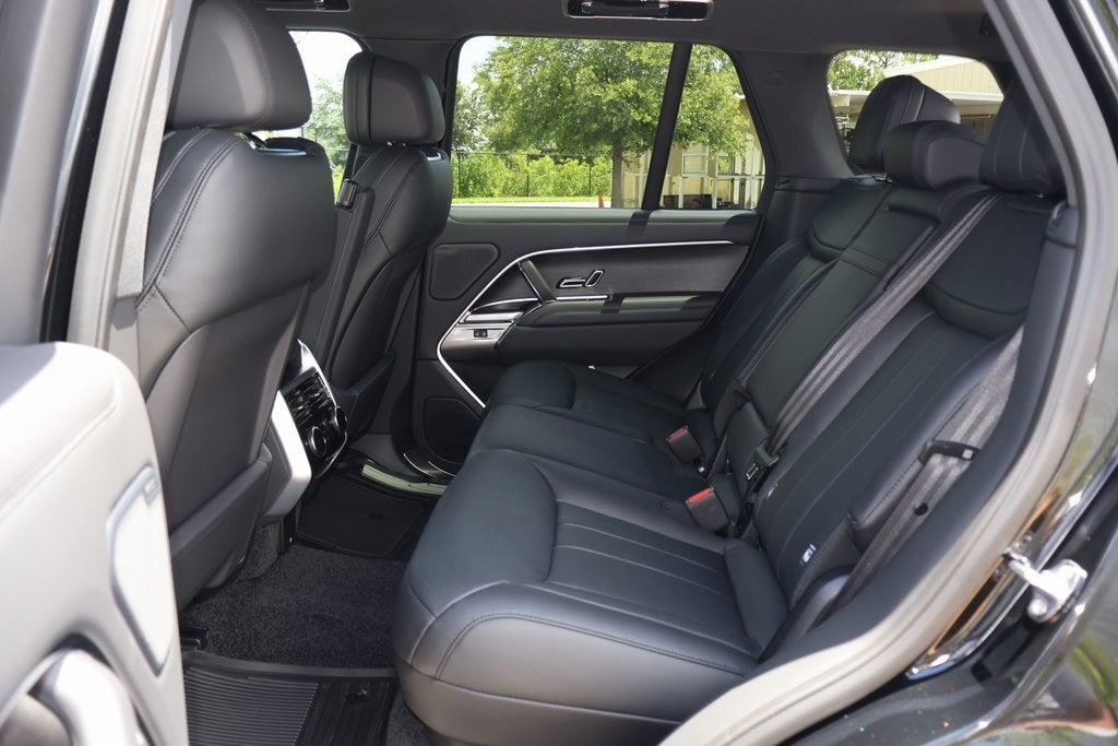 2025 Land Rover Range Rover Plug-In Hybrid SE