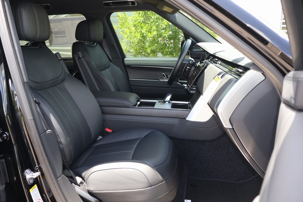 2025 Land Rover Range Rover Plug-In Hybrid SE