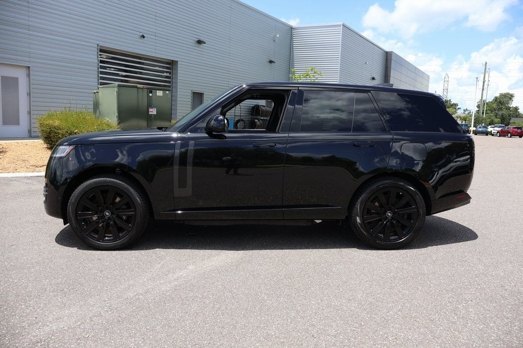 2025 Land Rover Range Rover Plug-In Hybrid SE