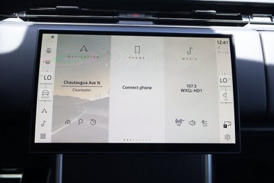 2025 Land Rover Range Rover Plug-In Hybrid SE