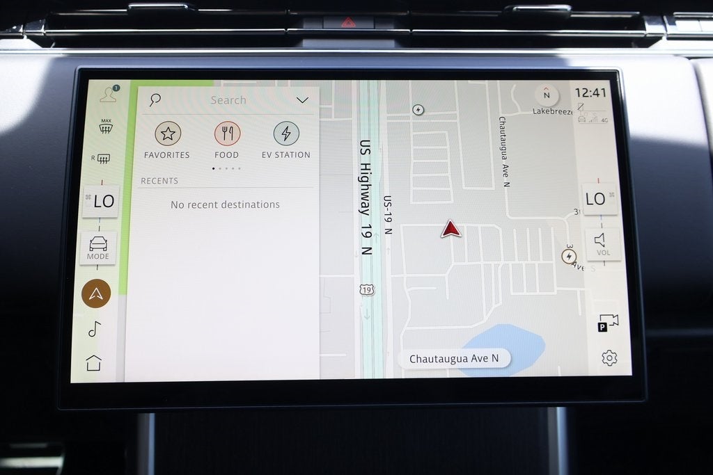 2025 Land Rover Range Rover Plug-In Hybrid SE