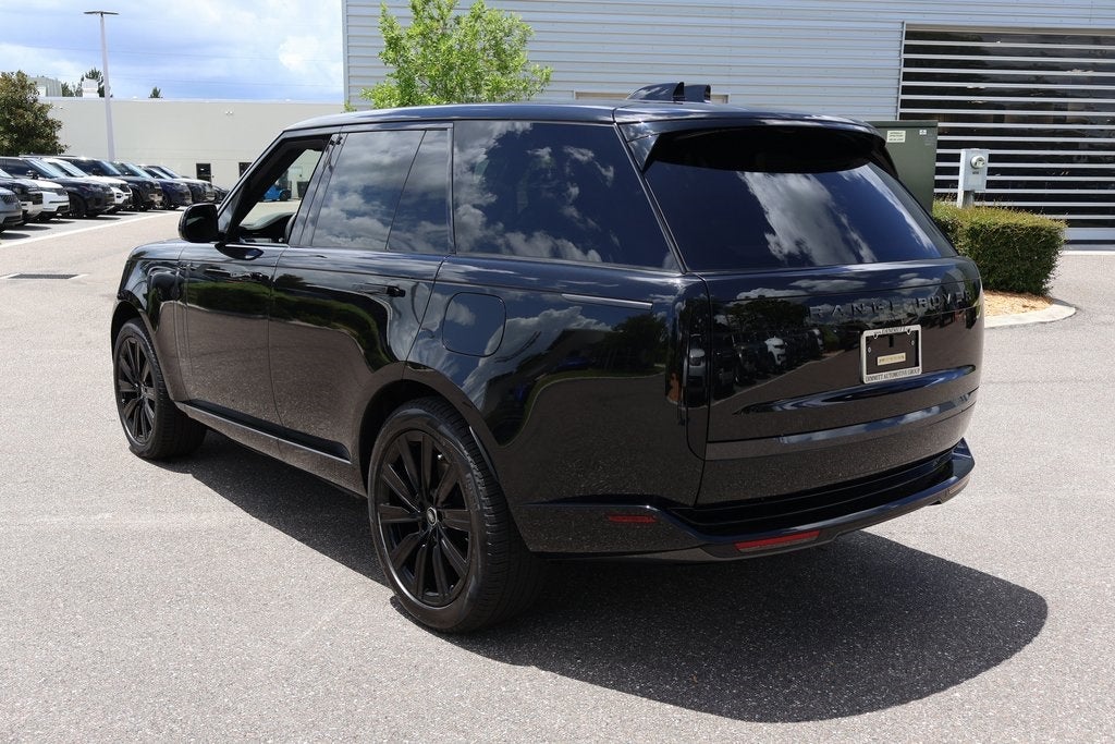 2025 Land Rover Range Rover Plug-In Hybrid SE