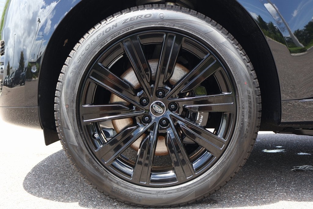 2025 Land Rover Range Rover Plug-In Hybrid SE