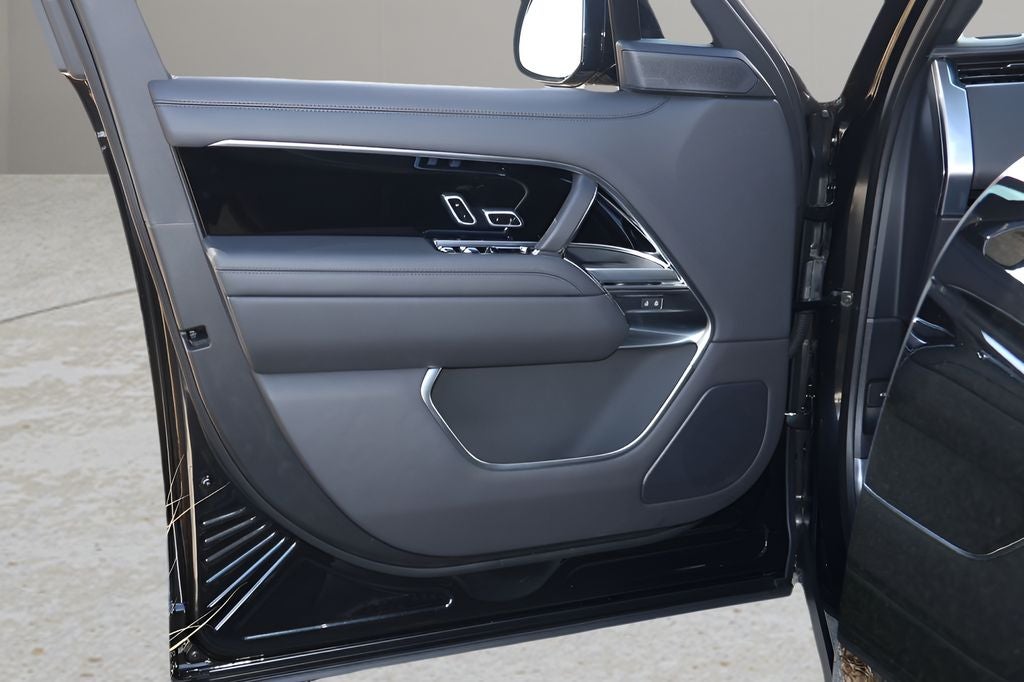 2026 Land Rover Range Rover Plug-In Hybrid SE