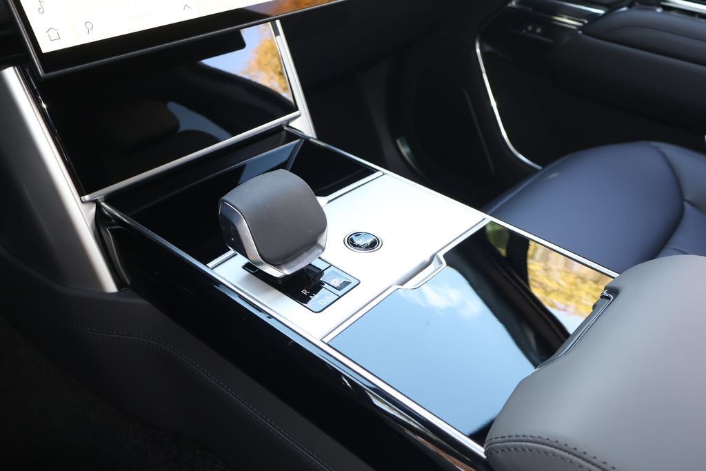 2026 Land Rover Range Rover Plug-In Hybrid SE