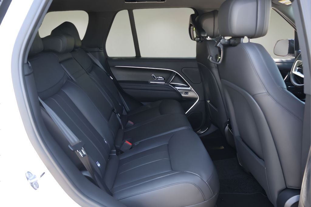 2026 Land Rover Range Rover SE