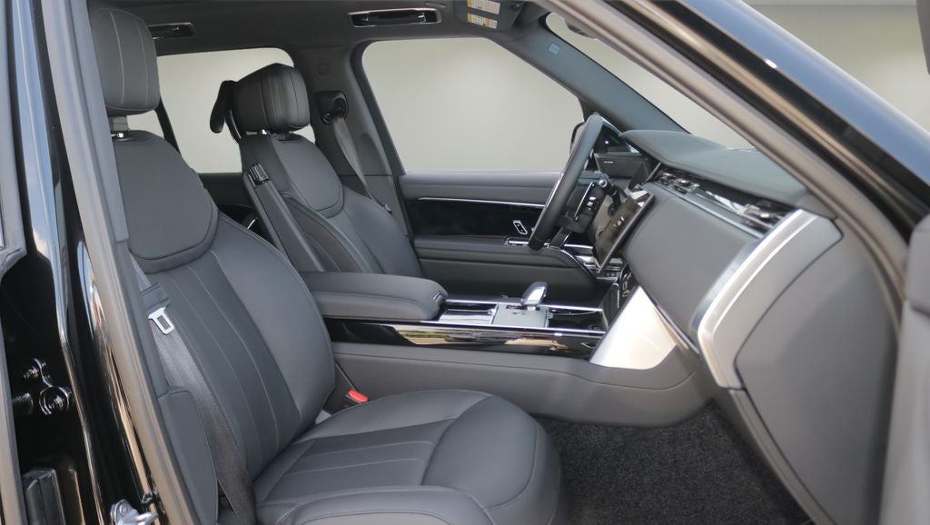2026 Land Rover Range Rover SE