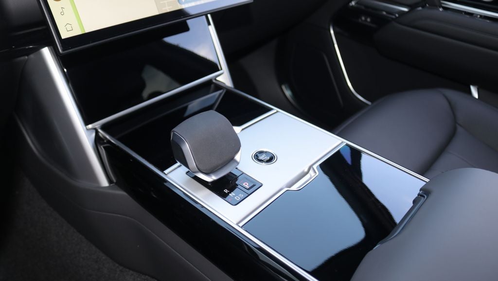 2026 Land Rover Range Rover SE