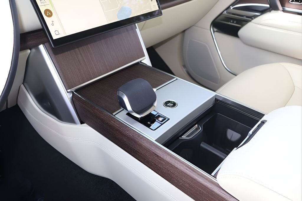 2026 Land Rover Range Rover SE