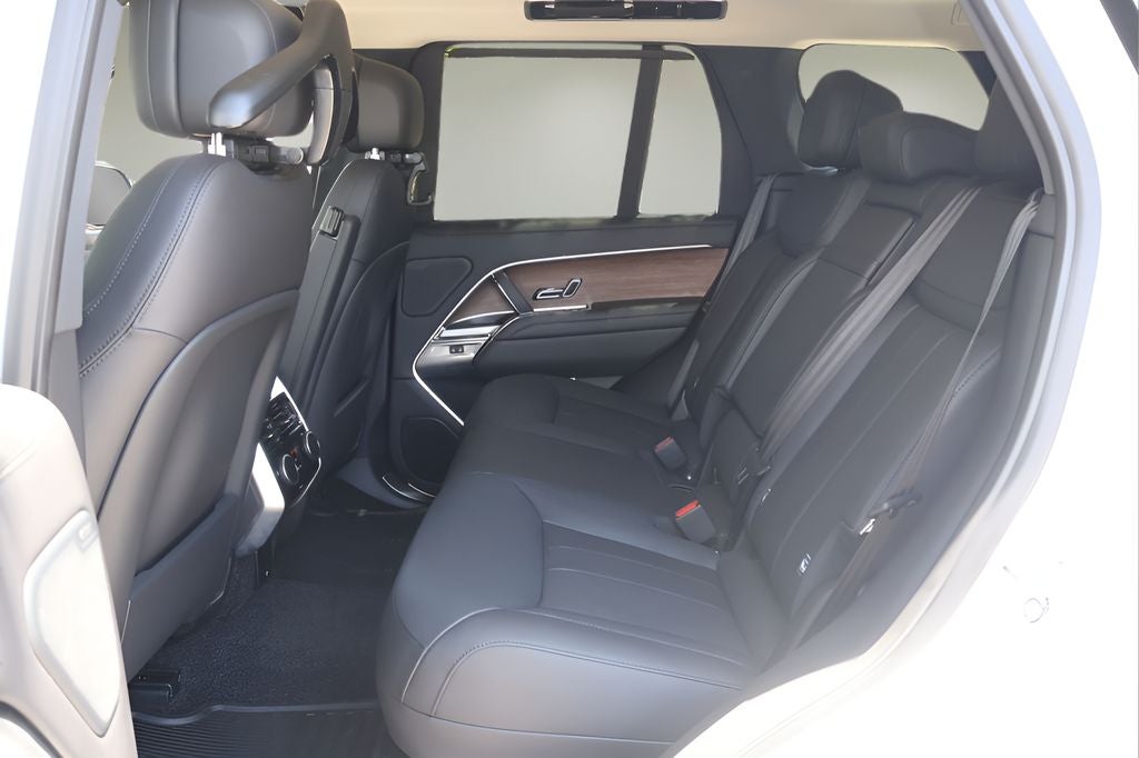 2026 Land Rover Range Rover SE