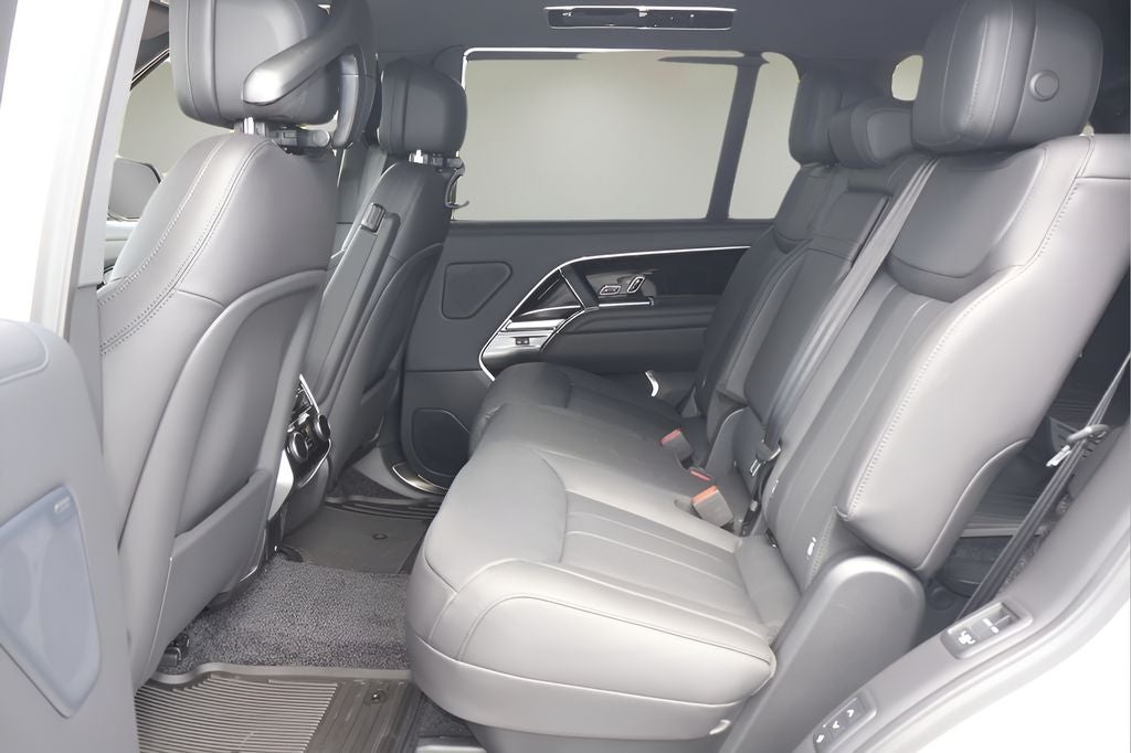2026 Land Rover Range Rover SE LWB