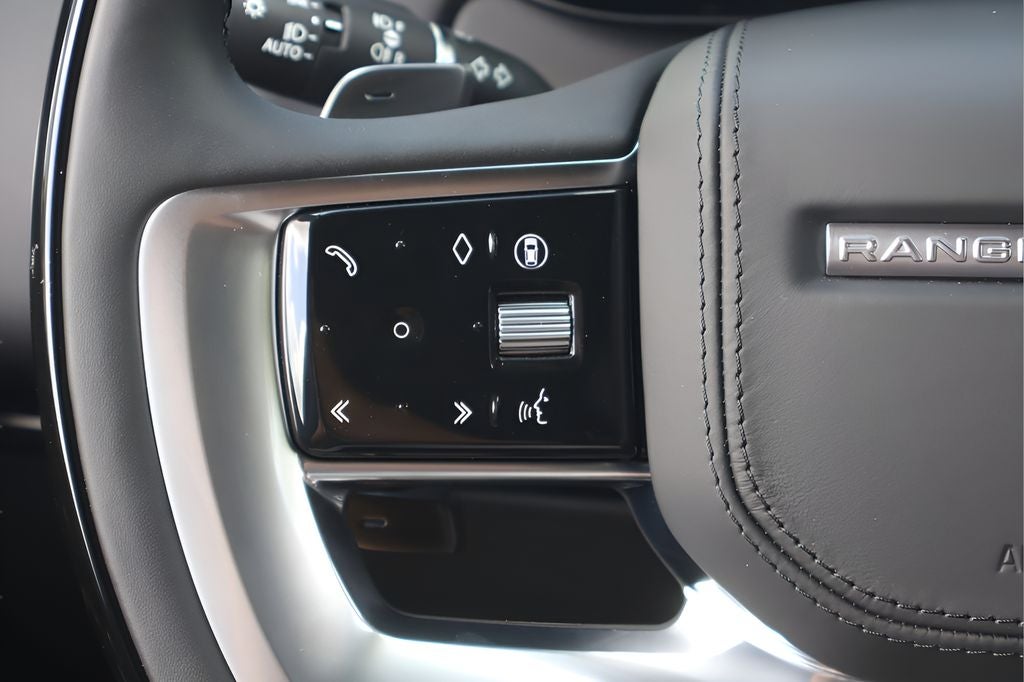 2026 Land Rover Range Rover SE LWB