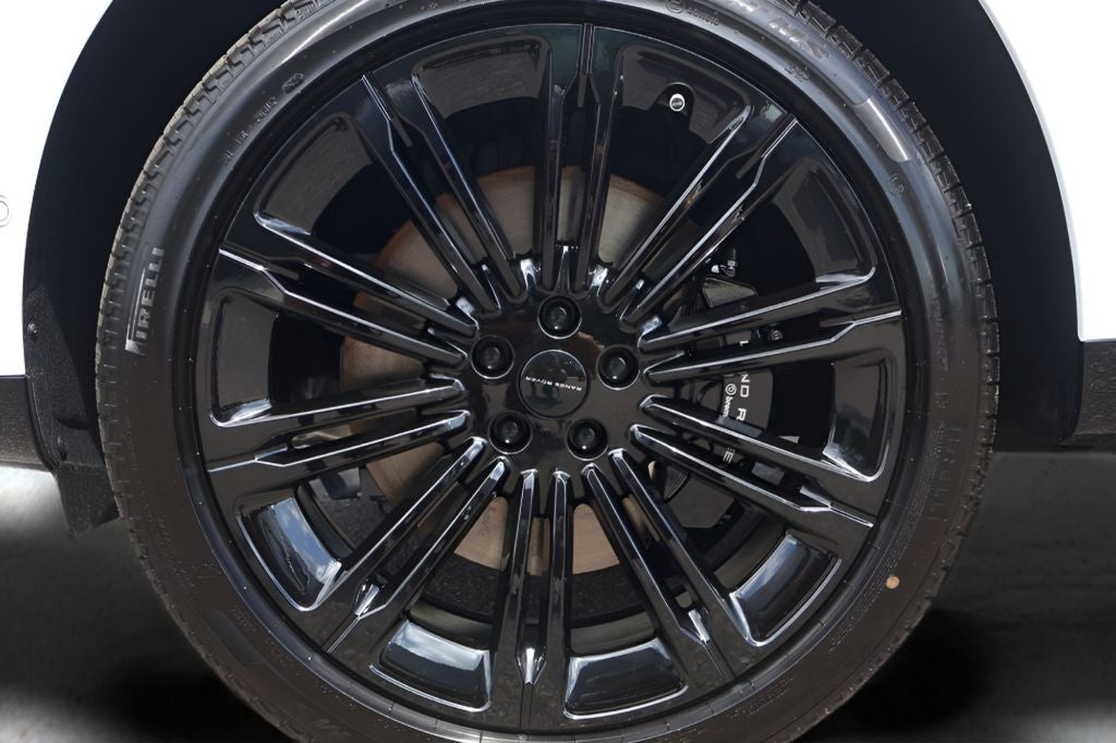 2026 Land Rover Range Rover SE LWB