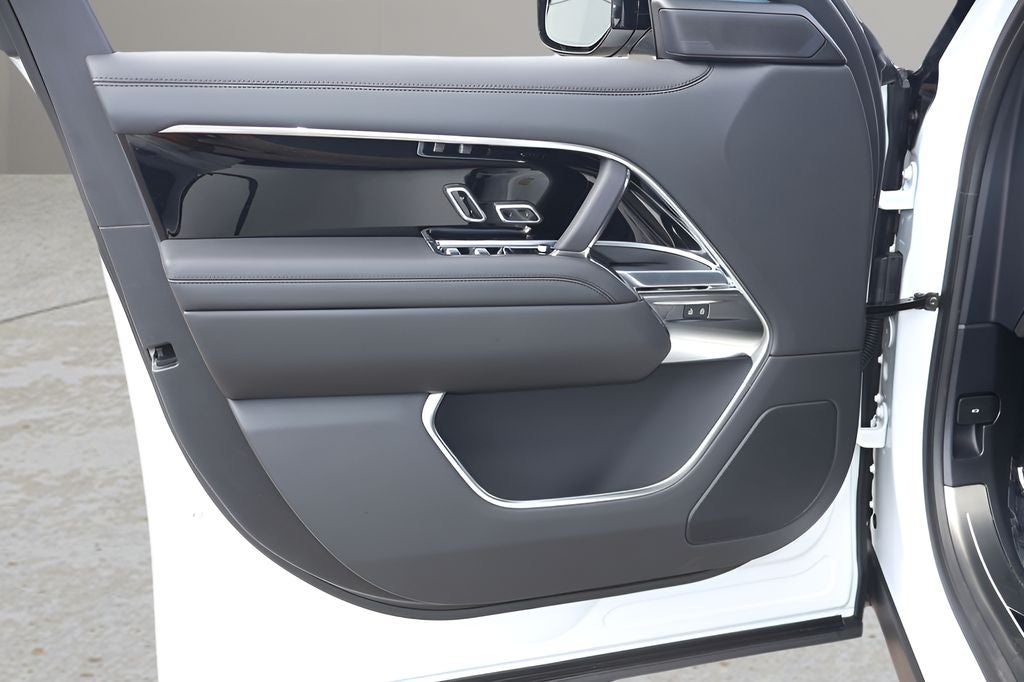 2026 Land Rover Range Rover SE LWB