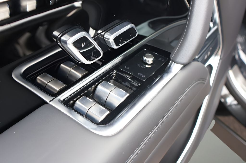 2026 Land Rover Range Rover SE LWB