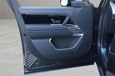 2026 Land Rover Range Rover SE LWB