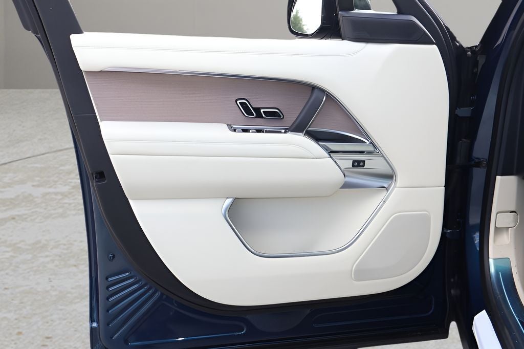 2026 Land Rover Range Rover SE LWB