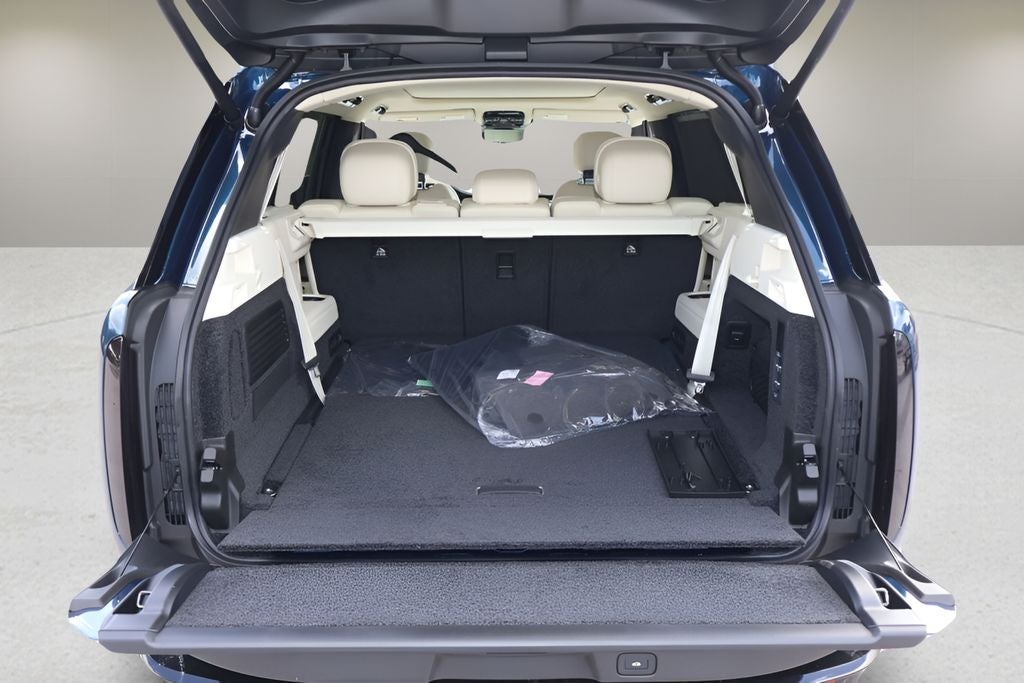 2026 Land Rover Range Rover SE LWB