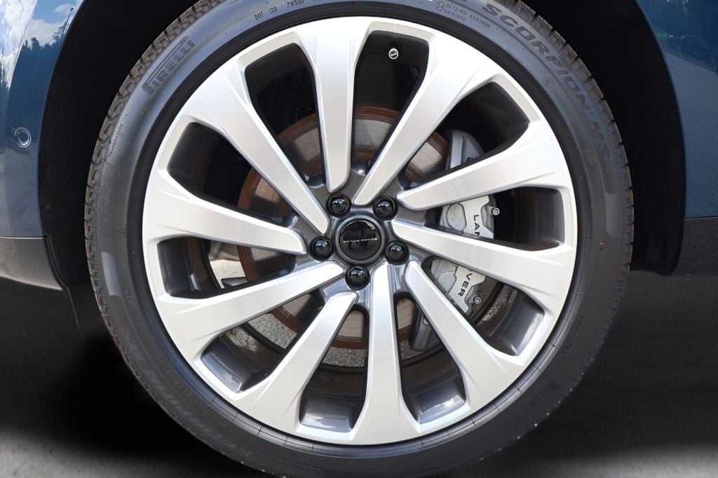 2026 Land Rover Range Rover SE LWB