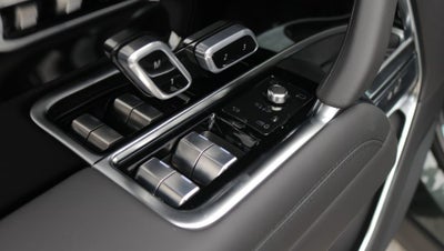 2026 Land Rover Range Rover SE LWB