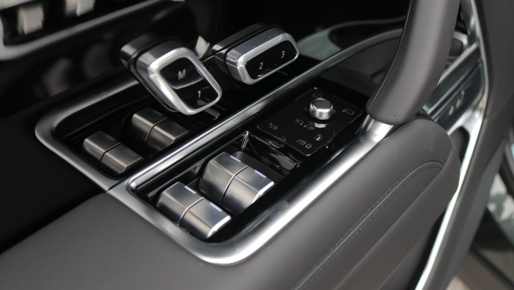 2026 Land Rover Range Rover SE LWB