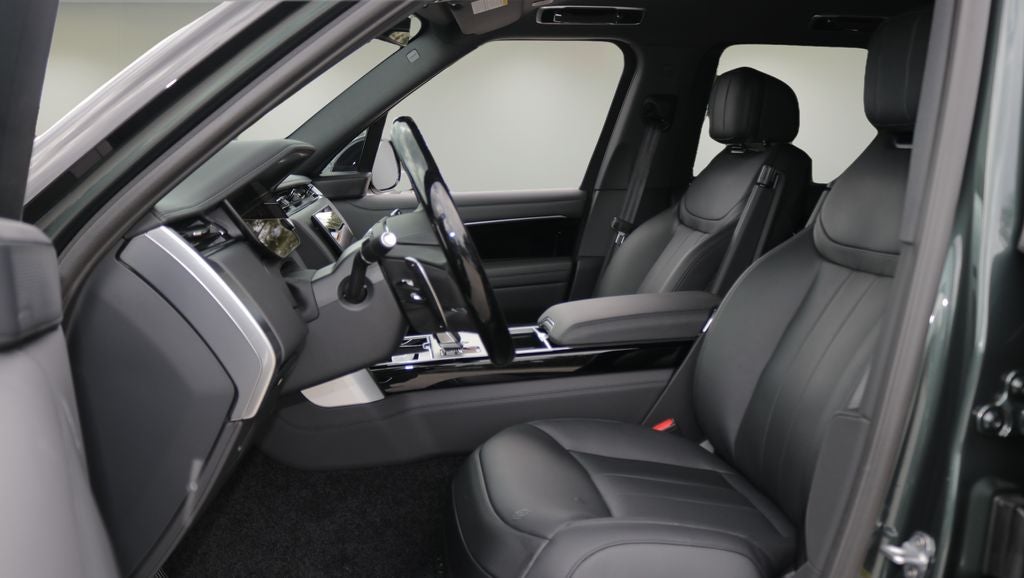 2026 Land Rover Range Rover SE LWB