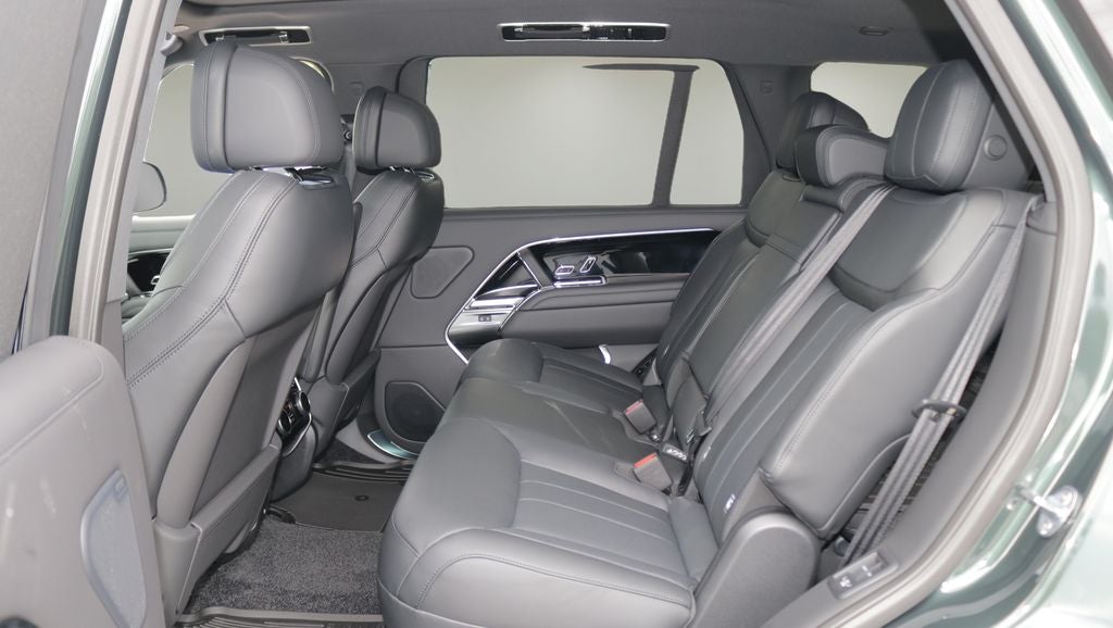 2026 Land Rover Range Rover SE LWB