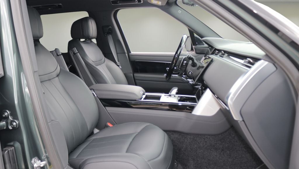 2026 Land Rover Range Rover SE LWB